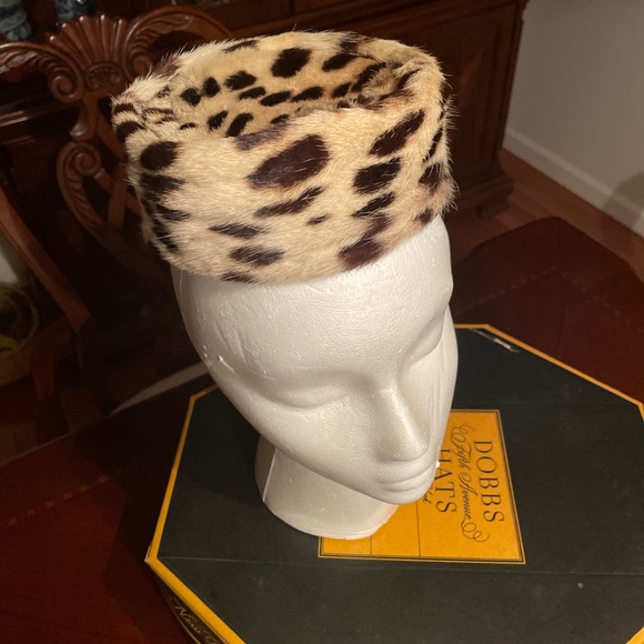 🎶SOLD**Leopard print pillbox hat🎶 Vintage. 🎀 - Picture 6 of 15